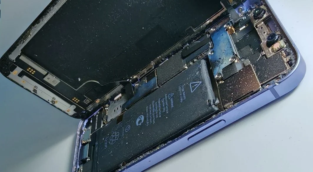 iPhone 12 замена аккумулятора